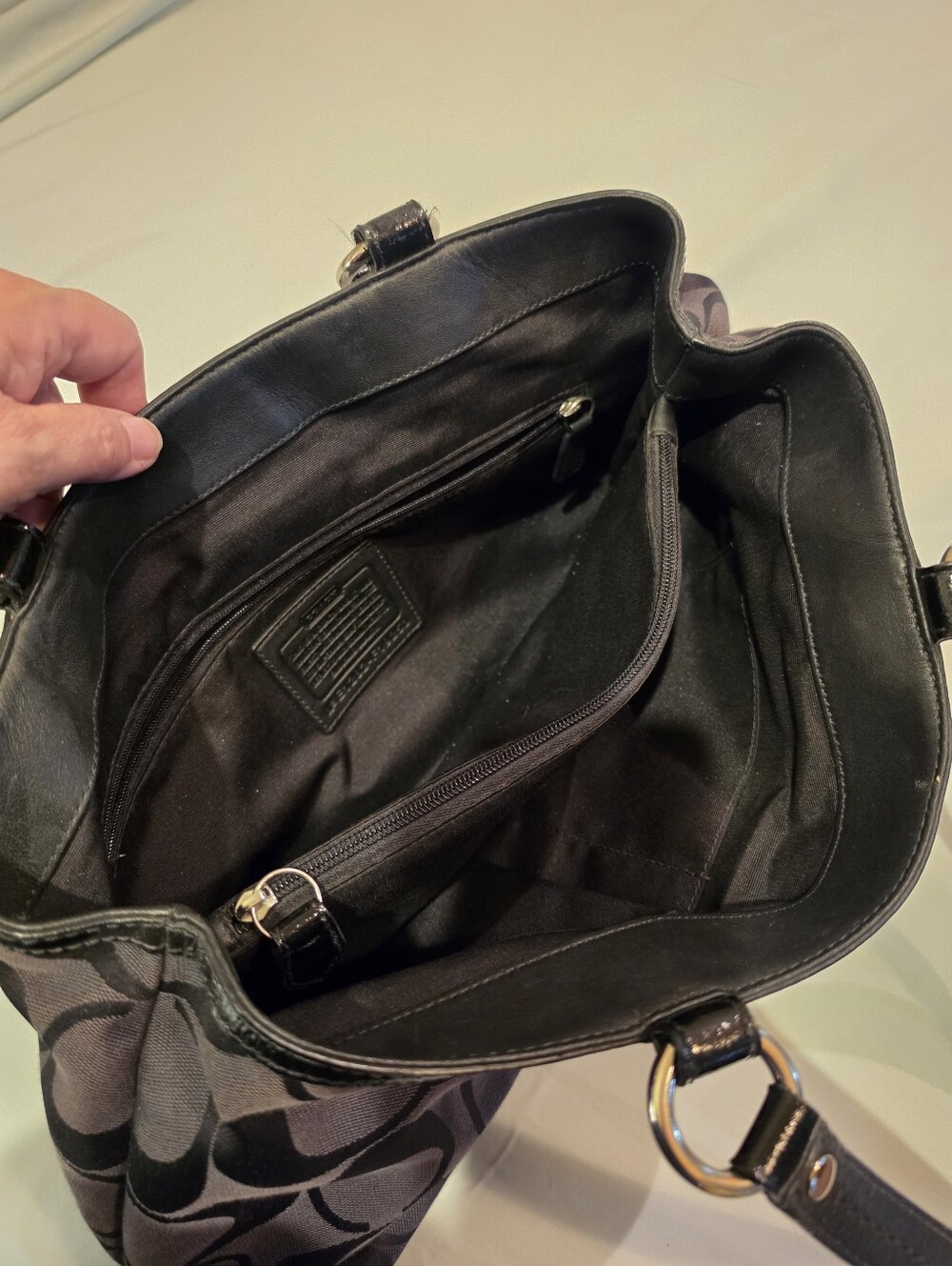 Coach - Classic Vintage Black Handbag - Picture 6 of 11